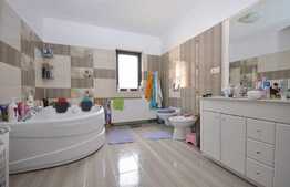 Casa de vanzare in Sanpetru, 800 mp teren!