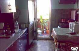 Vanzare apartament 3 camere, 68 mp utili, cu garaj si boxa, zona Kaufland