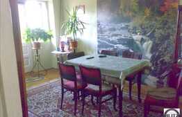 Vanzare apartament 3 camere, 68 mp utili, cu garaj si boxa, zona Kaufland