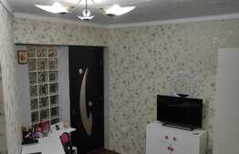 Oportunitate! 3 camere, parcare, etaj intermediar, zona Florilor!