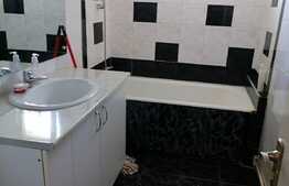 Apartament 3 camere, Tractorul