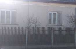 2 case de vanzare in acceasi curte, 41 mp respectiv 70 mp, front 23 ml, zona de vest a Clujului