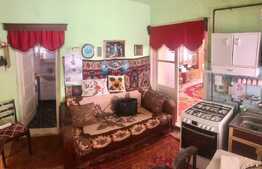 Casa traditionala 3 camere, 80 mp, 350 mp teren, Sanpetru