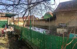 Casa traditionala 3 camere, 80 mp, 350 mp teren, Sanpetru