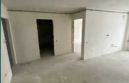 2 camere, 51 mp, semifinisat, intermediar, zona Rodnei