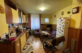 De vanzare apartament 2 camere, 53 mp, decomandat, etaj intermediar zona strazii Fabricii