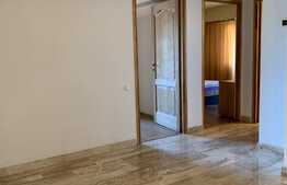 Apartament cu 3 camere, decomandat, A.C, 90 mp, 2 bai, zona Piata Cipariu