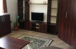 Garsonieră mobilată și utilată, terasă, spațiu de depozitare extra și parcare în zona Schei!