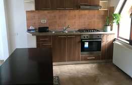 Garsonieră mobilată și utilată, terasă, spațiu de depozitare extra și parcare în zona Schei!