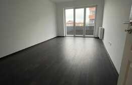 Apartament 3 camere nou nelocuit in cartierul Tractorul 