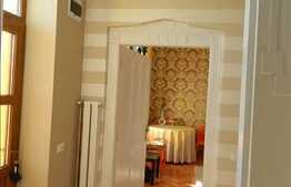 Apartament de vanzare cu 2 camere, decomandat, in zona Inspectoratului Politiei