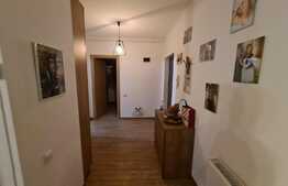 Apartament 3 camere, etaj intermediar, 2 bai, 2 parcari ! Zona strazii Eroilor!