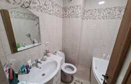 Apartament 3 camere, etaj intermediar, 2 bai, 2 parcari ! Zona strazii Eroilor!