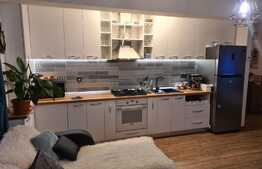 Apartament 3 camere, etaj intermediar, 2 bai, 2 parcari ! Zona strazii Eroilor!