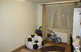 Vanzare 3 camere, 74 mp utili, zona strazii Florilor, A.C.