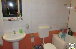 Vanzare 3 camere, 74 mp utili, zona strazii Florilor, A.C.