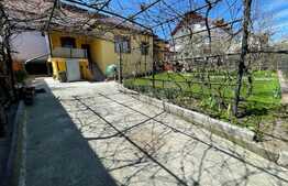 De vanzare casa individuala, 93 mp utili, 388 mp teren, Dambu Rotund