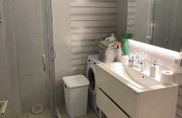 Apartament 3 camere, 72 mp, decomandat, zona Coresi Mall