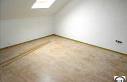 De vanzare apartament la mansarda  cu 3 camere, 55 mp, la 5 minute de Gara