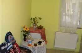 Apartament 1 camera de vanzare,  decomandat, cu gradina de 35 mp