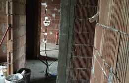 Scadere de pret!Casa individuala, la rosu, 136 mp utili, 2000 mp teren