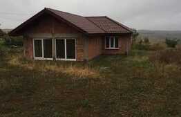 Scadere de pret!Casa individuala, la rosu, 136 mp utili, 2000 mp teren