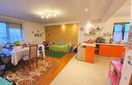 Casa individuala, curte generoasa, zona linistita!