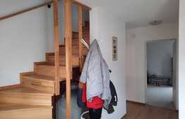 Casa de vanzare, 120 mp, 3 camere, Stupini