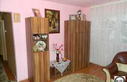 3 camere de vanzare, 55 mp, semidecomandat, partial renovat