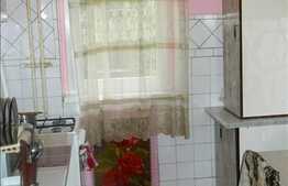 3 camere de vanzare, 55 mp, semidecomandat, partial renovat