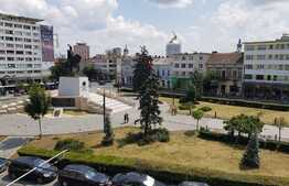 Apartament Ultracentral, 4 camere, tavan inalt, zona Piata Mihai Viteazu