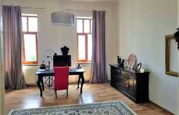 Apartament Ultracentral, 4 camere, tavan inalt, zona Piata Mihai Viteazu