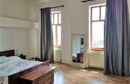 Apartament Ultracentral, 4 camere, tavan inalt, zona Piata Mihai Viteazu