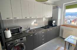 Apartament 3 camere, 64 m2, etaj intermediar, orientat Sud cu parcare, zona Regal, Baciu