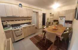 Apartament 3 camere, 47mp, decomandat, zona strazii Busteni