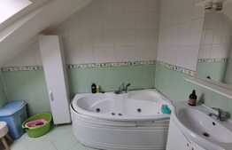 Apartament cu 5 camere, 130 mp, zona Negoiu, Manastur