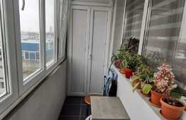 Apartament 3 camere, 61 mp, parcare, zona Vivo