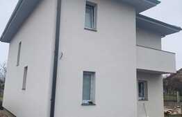 Casa individuala de vanzare, teren generos, compartimentare practica, zona de case !  