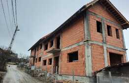 Casa tip duplex 120mp utili , 300mp teren in Dezmir