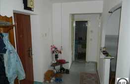 De vanzare 2 camere, 56 mp utili, loc parcare si boxa, zona Piata Marasti!