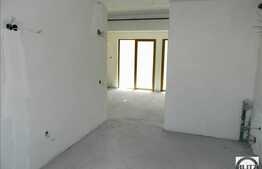 Vanzare 3 camere, 74 mp plus 2 balcoane, decomandat, loc parcare, zona POLUS