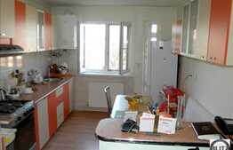 De vanzare apartament 3 camere decomandate, 65 mp, zona strazii Campului