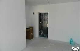 Vanzare 1 camera, 33 mp plus balcon de 8 mp,  decomandat