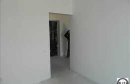 Vanzare 1 camera, 33 mp plus balcon de 8 mp,  decomandat