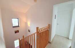 Casa individuala, teren de 440 mp. Zona Vivo!