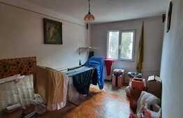 Apartament 3 camere, etaj intermediar, balcon, boxa, zona Bogdan Voda