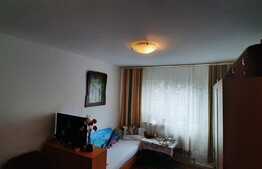 Apartament 3 camere, etaj intermediar, balcon, boxa, zona Bogdan Voda