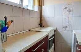 Garsoniera pe etaj intermediar, zona Casa Piratilor!