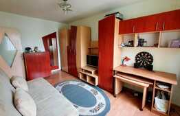 Garsoniera pe etaj intermediar, zona Casa Piratilor!