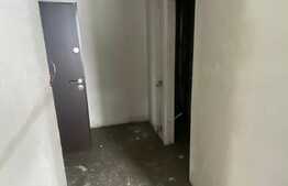 Apartament 3 camere, intermediar, zona Terra